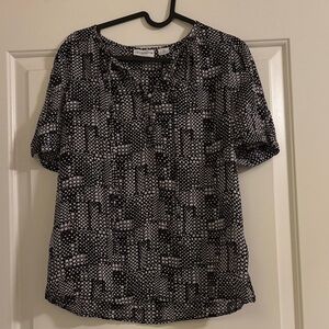 Liz Claiborne Black and White Patterned Blouse